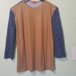 Comfortable Tee size XL Perfect for swim cover up